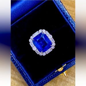 GIA Certifed ~7.80 ct Natural Blue Sapphire Cushion Cut Diamonds Platinum Ring